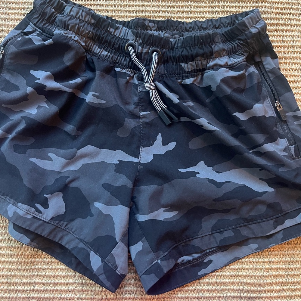 Athleta Girl black and grey camo shorts size 14